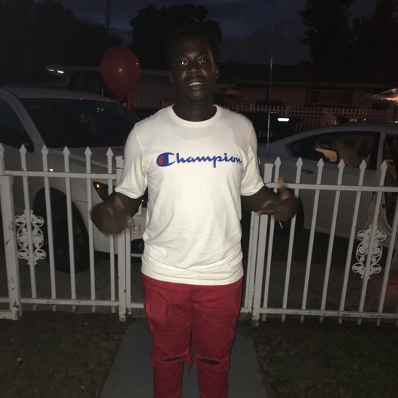 Meet your Posher, Clifton - Picture 1 of 1